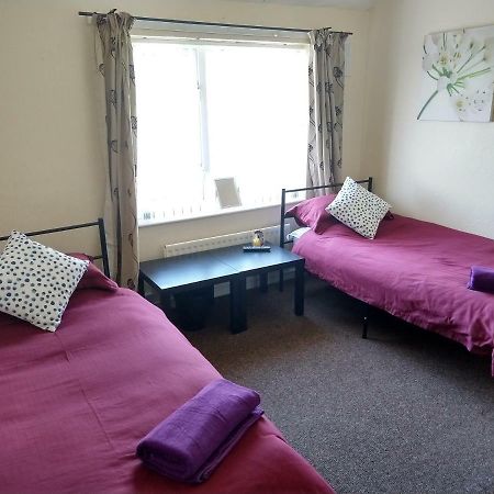 Rowe Gardens - Self Catering - Guesthouse Style - Comfortable Twin Or Double Rooms - Quiet Residential Area Workington Extérieur photo