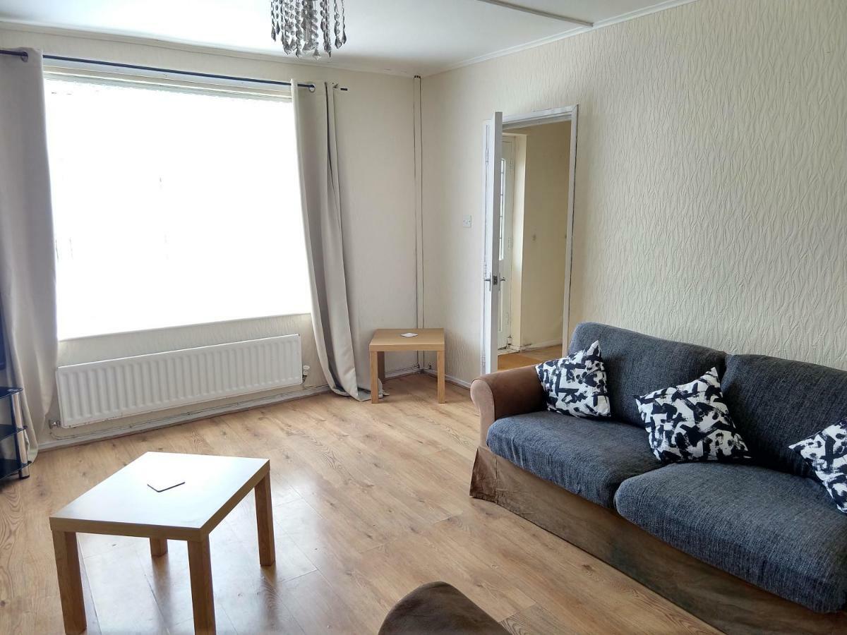 Rowe Gardens - Self Catering - Guesthouse Style - Comfortable Twin Or Double Rooms - Quiet Residential Area Workington Extérieur photo