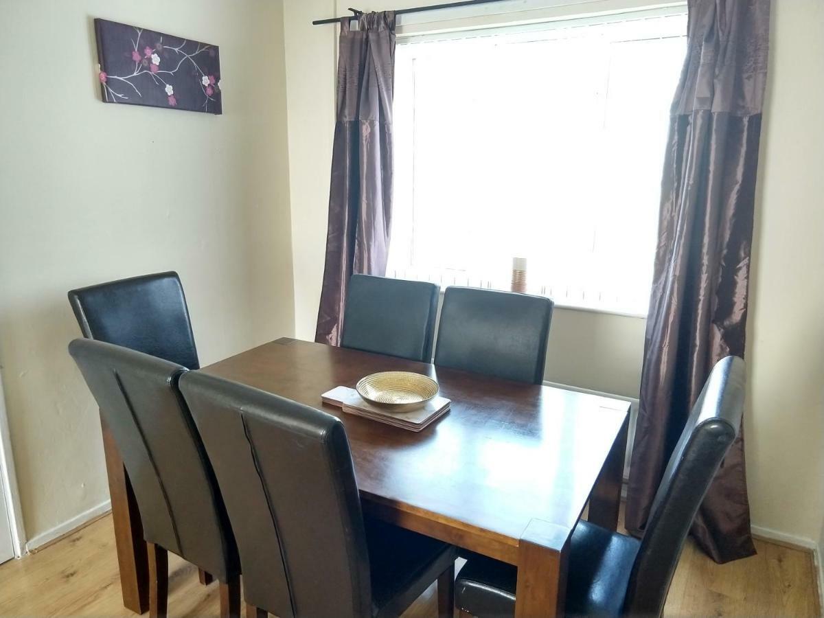 Rowe Gardens - Self Catering - Guesthouse Style - Comfortable Twin Or Double Rooms - Quiet Residential Area Workington Extérieur photo
