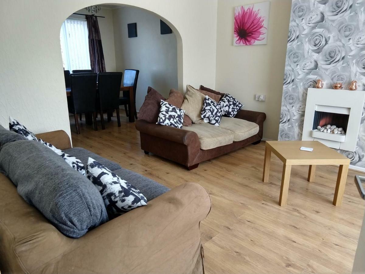 Rowe Gardens - Self Catering - Guesthouse Style - Comfortable Twin Or Double Rooms - Quiet Residential Area Workington Extérieur photo